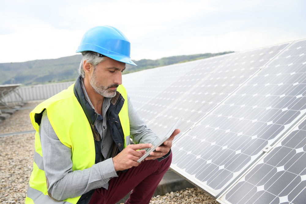 Navigating Challenges in Field Service Management for Energy Providers